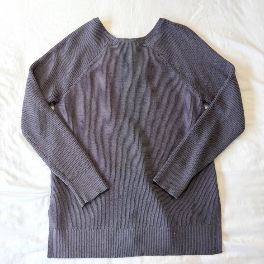 Athleta Hanover Merino Wool Sweater V-Neck Ribbed Lavender Gray Quiet Luxury M - Picture 7 of 13